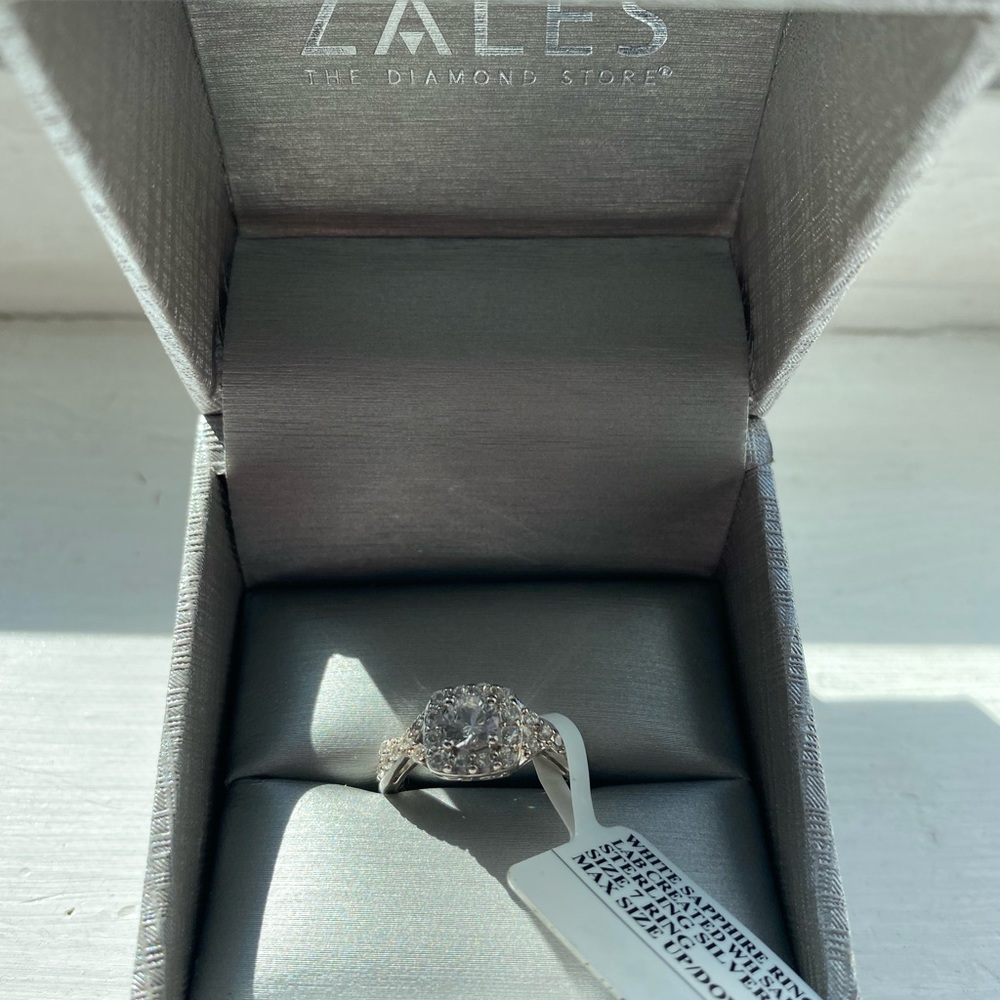 Zales white sapphire sterling silver ring new in box size 7
